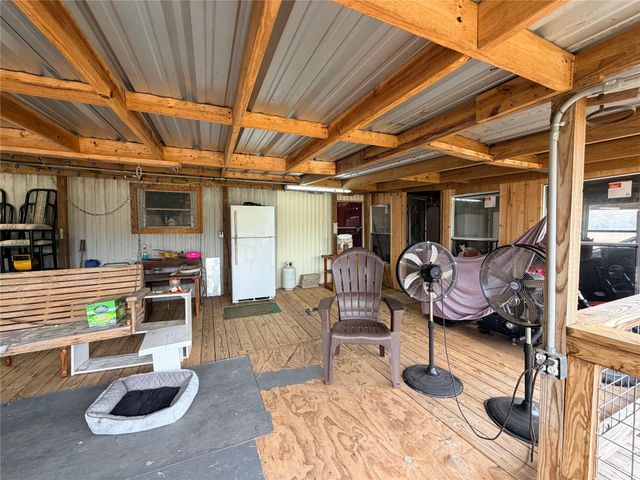 385 County Road 4547, Spurger, TX 77660