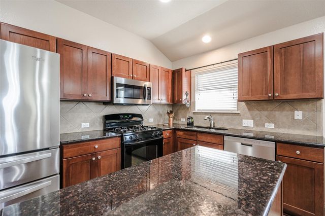 2404 Christoff LOOP, Austin, TX 78748