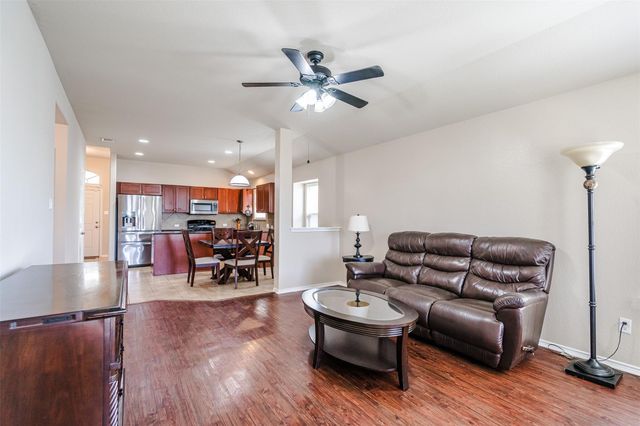 2404 Christoff LOOP, Austin, TX 78748