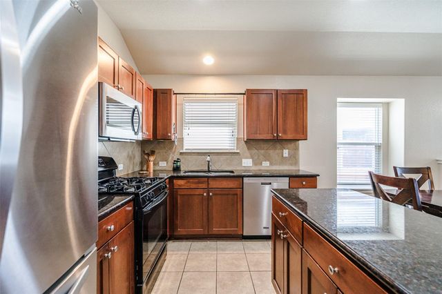 2404 Christoff LOOP, Austin, TX 78748