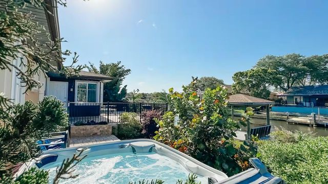 12 COLLINSON COURT, Palm Coast, FL 32137