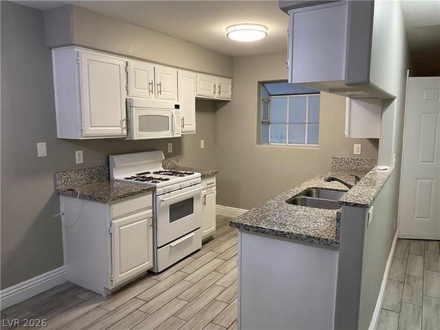 271 North Lamb Boulevard D, Las Vegas, NV 89110