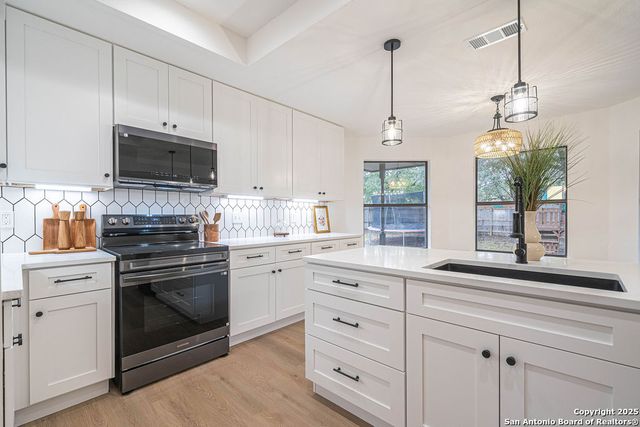 6306 Lakewood, Windcrest, TX 78239