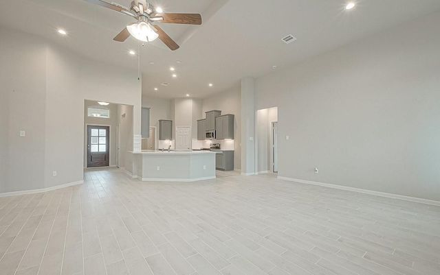 1041 Comal Trail, Dayton, TX 77535