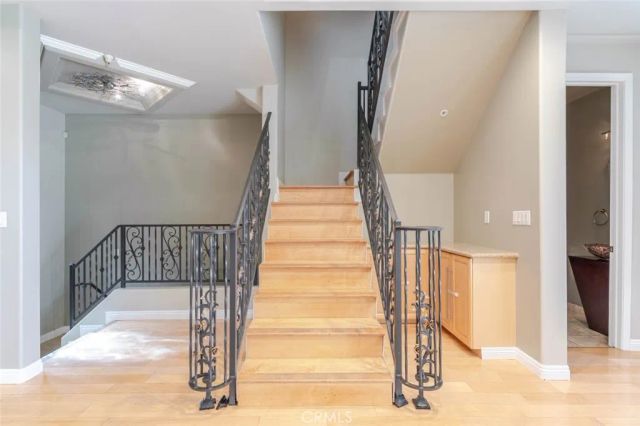 711 E Angeleno Avenue 102, Burbank, CA 91501