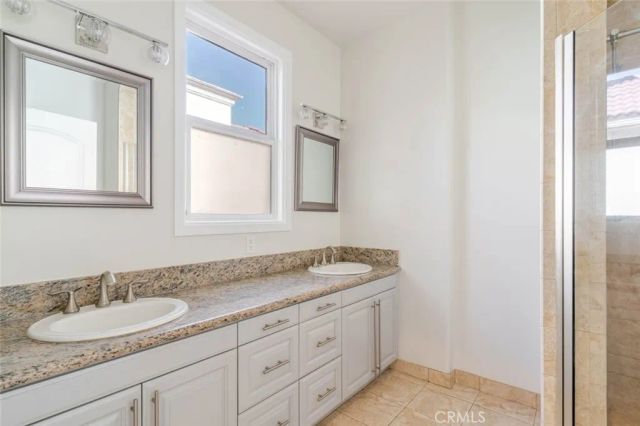 711 E Angeleno Avenue 102, Burbank, CA 91501