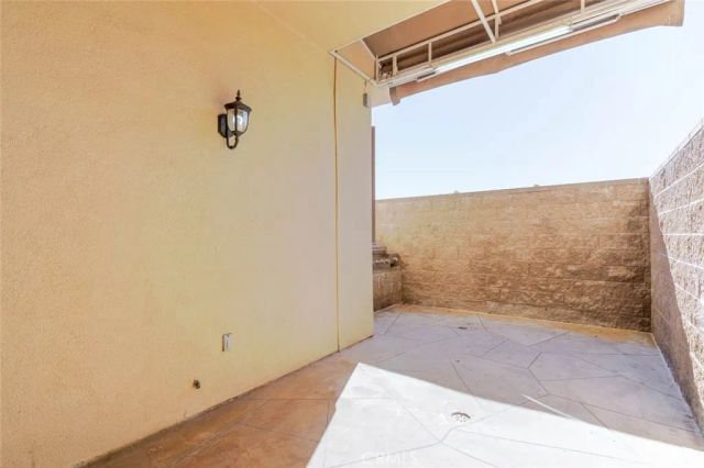 711 E Angeleno Avenue 102, Burbank, CA 91501