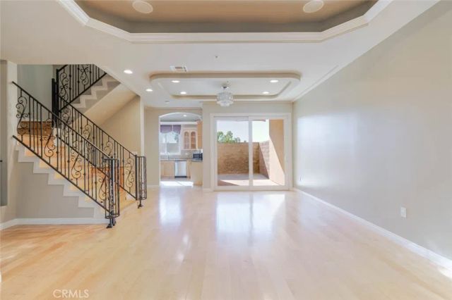 711 E Angeleno Avenue 102, Burbank, CA 91501