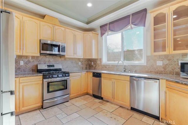 711 E Angeleno Avenue 102, Burbank, CA 91501