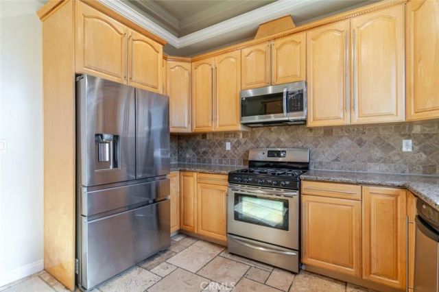 711 E Angeleno Avenue 102, Burbank, CA 91501