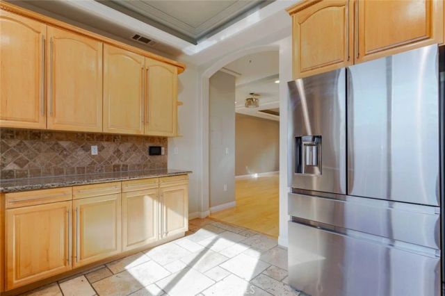 711 E Angeleno Avenue 102, Burbank, CA 91501