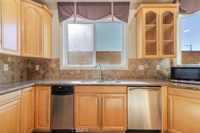 711 E Angeleno Avenue 102, Burbank, CA 91501