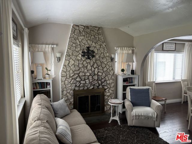 1431 N Hill Avenue, Pasadena, CA 91104