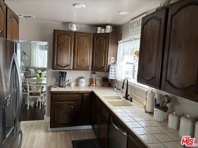 1431 N Hill Avenue, Pasadena, CA 91104