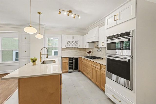 122 E 59th Street, Kansas City, MO 64113