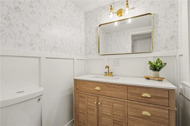 122 E 59th Street, Kansas City, MO 64113