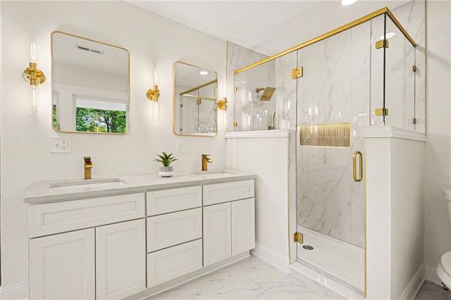 122 E 59th Street, Kansas City, MO 64113