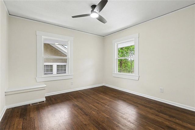 122 E 59th Street, Kansas City, MO 64113