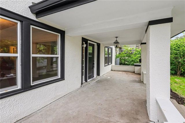 122 E 59th Street, Kansas City, MO 64113