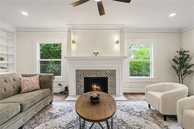 122 E 59th Street, Kansas City, MO 64113