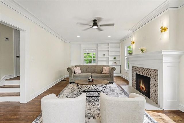 122 E 59th Street, Kansas City, MO 64113