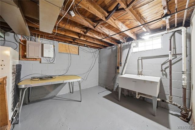 795 Mineral Springs Road, West Seneca, NY 14224