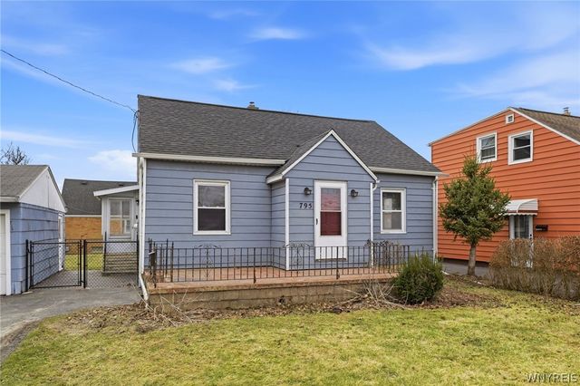 795 Mineral Springs Road, West Seneca, NY 14224