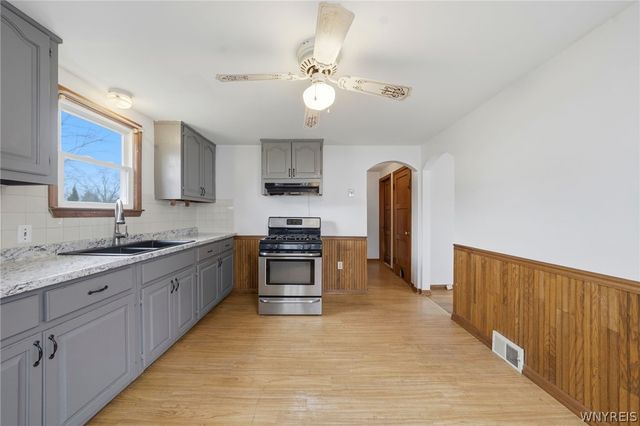 795 Mineral Springs Road, West Seneca, NY 14224