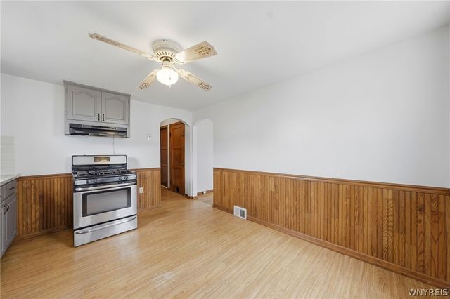 795 Mineral Springs Road, West Seneca, NY 14224