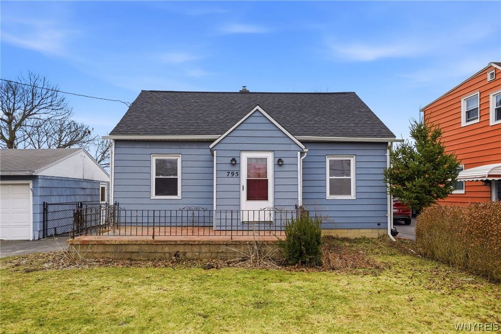 795 Mineral Springs Road, West Seneca, NY 14224