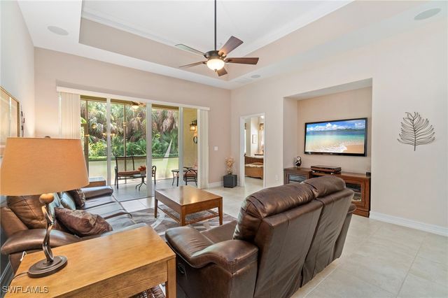 8100 Sanctuary DR 02, Naples, FL 34104