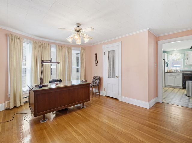 54 Hampshire St, Lowell, MA 01850