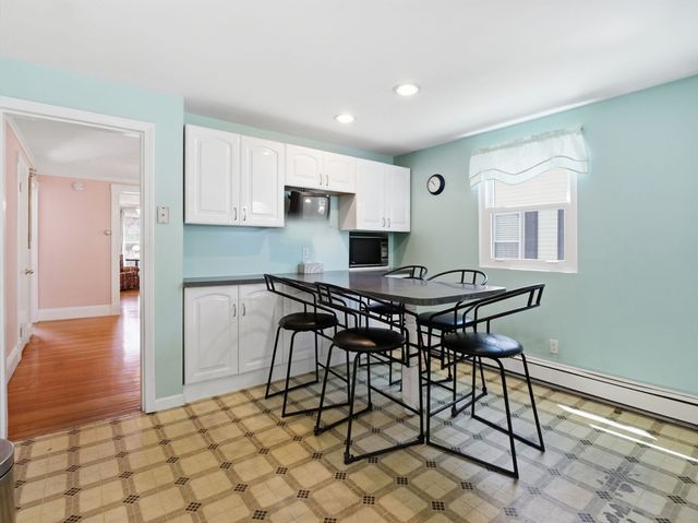 54 Hampshire St, Lowell, MA 01850