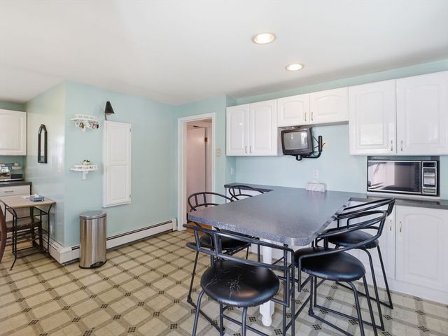 54 Hampshire St, Lowell, MA 01850