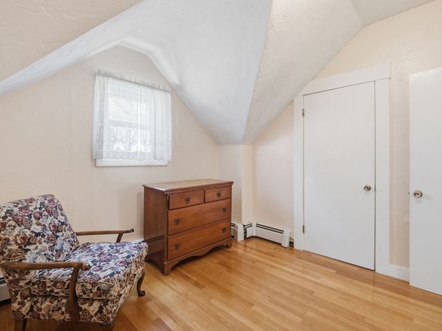 54 Hampshire St, Lowell, MA 01850
