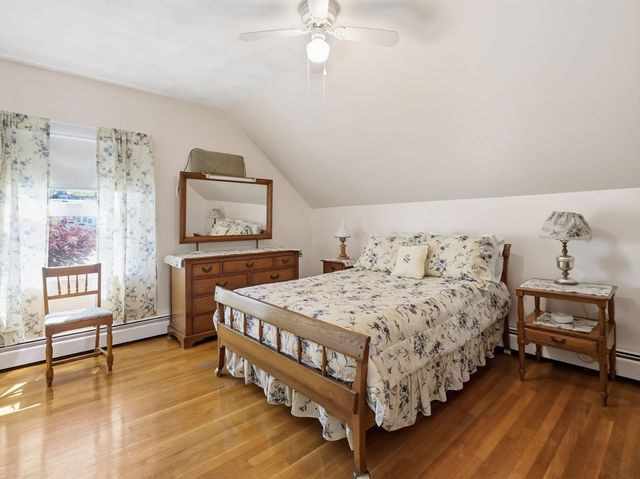 54 Hampshire St, Lowell, MA 01850