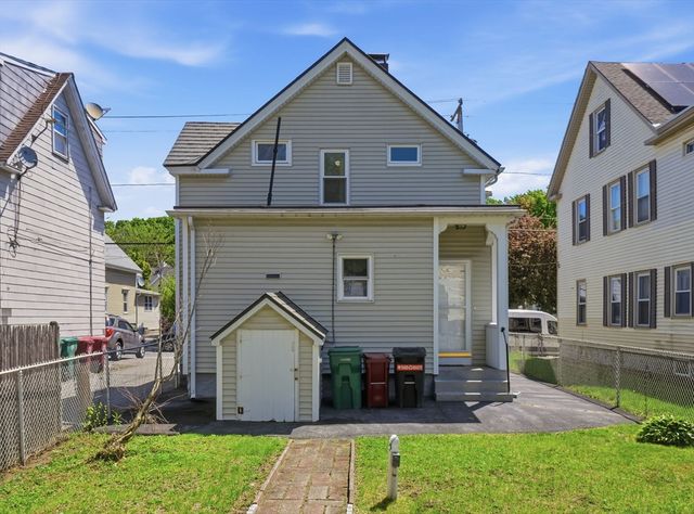 54 Hampshire St, Lowell, MA 01850