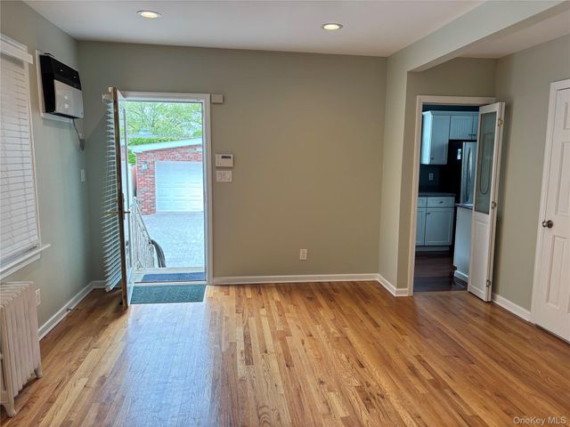 8921 Aubrey Avenue, Glendale, NY 11385