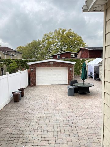 8921 Aubrey Avenue, Glendale, NY 11385