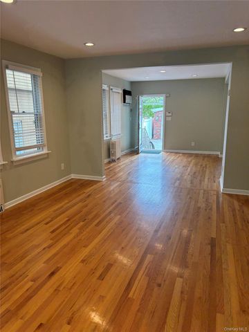 8921 Aubrey Avenue, Glendale, NY 11385