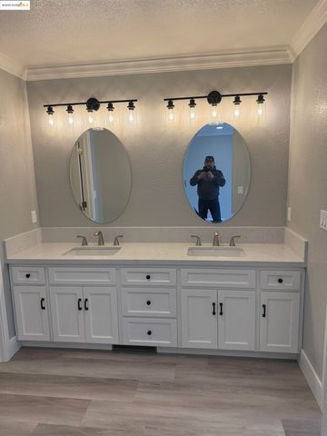 5681 Starboard Dr, Discovery Bay, CA 94505