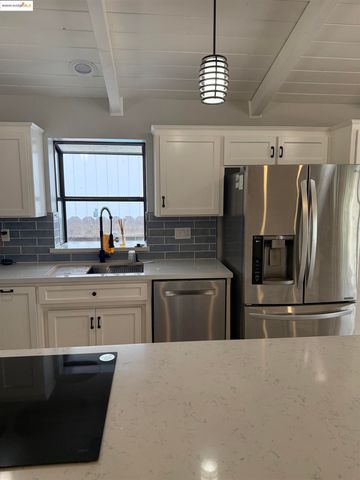 5681 Starboard Dr, Discovery Bay, CA 94505