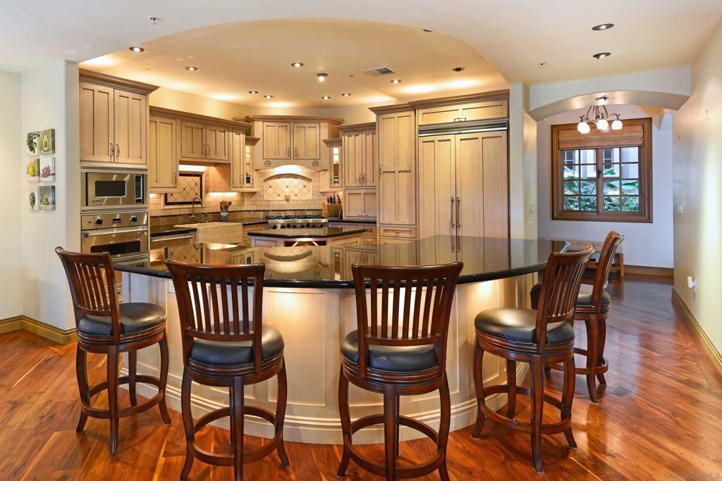 Image 6 of property listing at 120 C Ave 205, Coronado, CA 92118