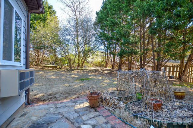 9144 Linden Tree Lane, Charlotte, NC 28277