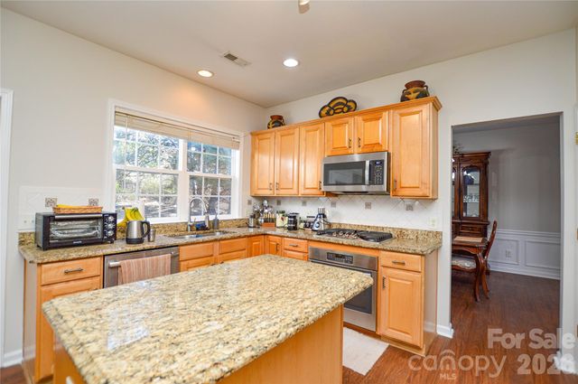 9144 Linden Tree Lane, Charlotte, NC 28277