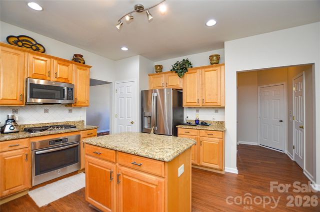 9144 Linden Tree Lane, Charlotte, NC 28277