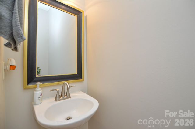 9144 Linden Tree Lane, Charlotte, NC 28277