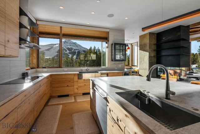 10 Middle Rider Road, Big Sky, MT 59716