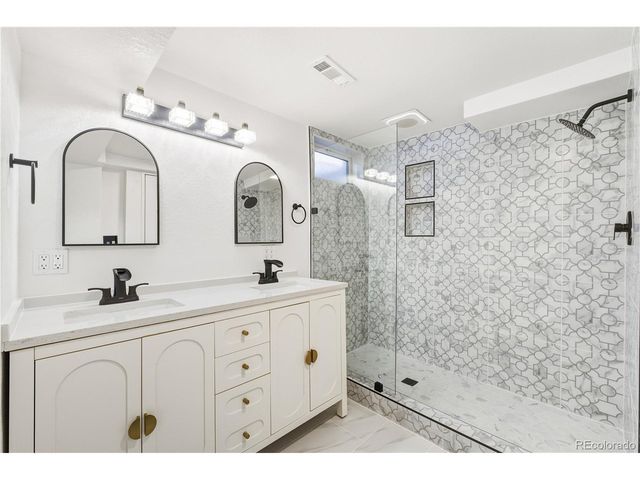 1080 S Garrison St, Lakewood, CO 80226