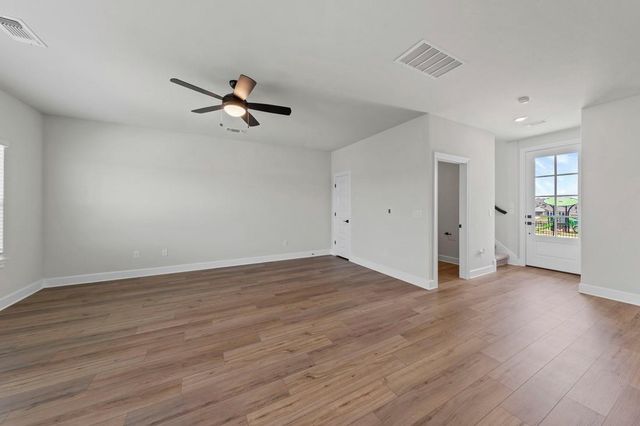 9509 Demure DR 4, Manor, TX 78653